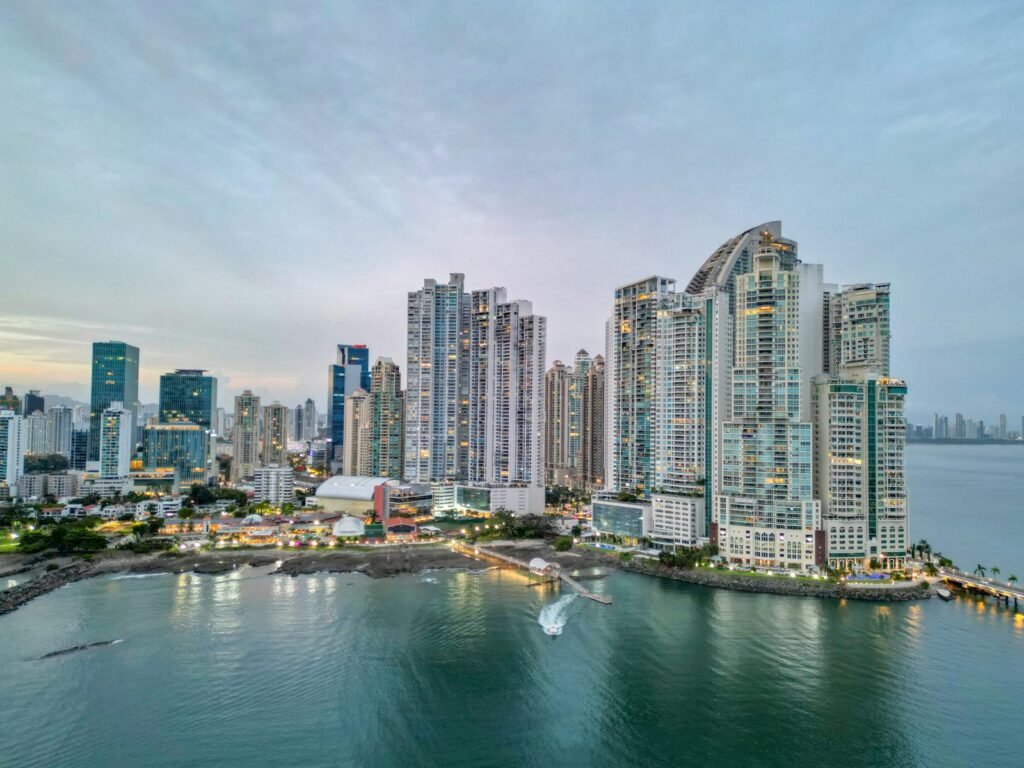 Torres residenciales en Punta Paitilla, Ciudad de Panamá