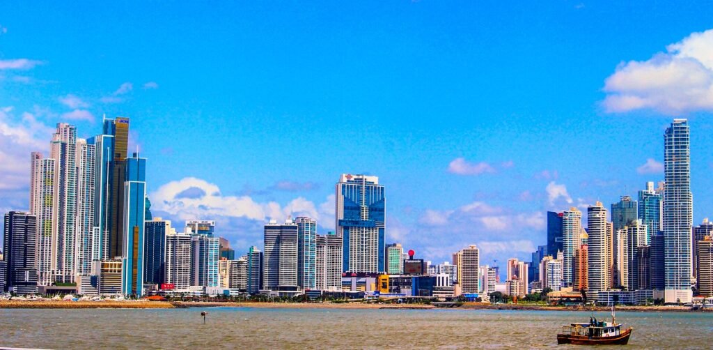 Skyline de Ciudad de Panamá desde la Cinta Costera